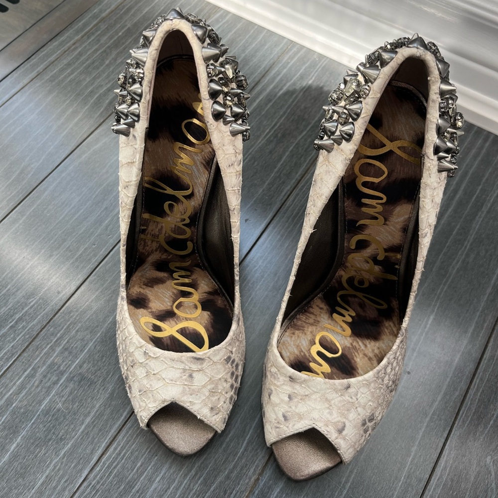 *New* Sam Edelman Lorissa spiked heel peep toe heels - no box - snakeskin print